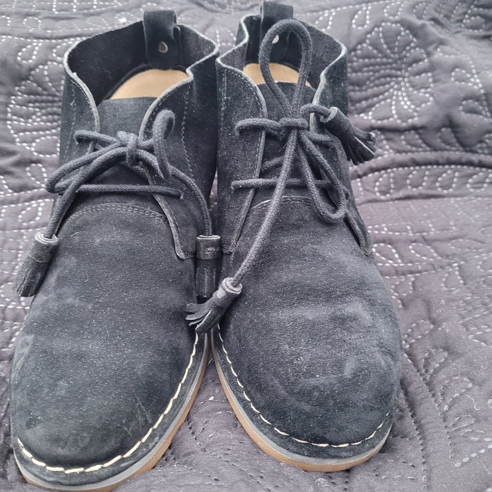 Hush Puppies- black suede booties